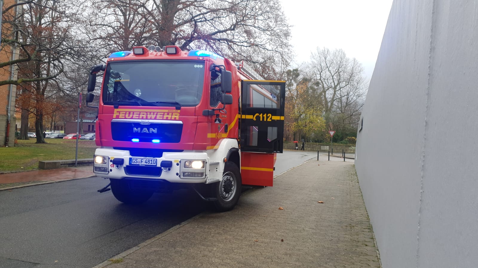 23.111.2021 Person In Aufzug - Freiwillige Feuerwehr Goslar